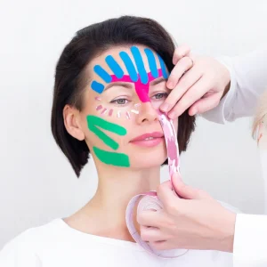 falten weg ohne spritze face taping ist der aktuelle trend, der die beauty welt erobert hat!