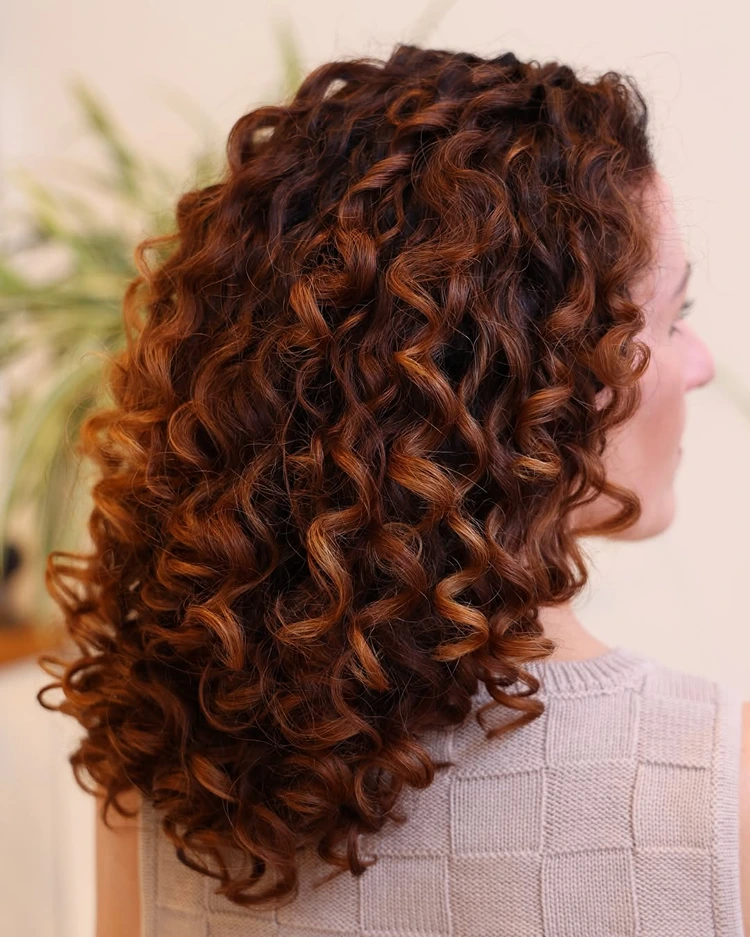 hair clouding farbtrend für locken sommer 2025