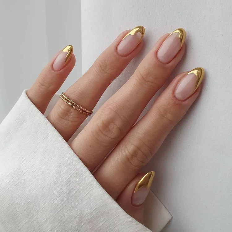 hochzeitsgäste french nails mit gold