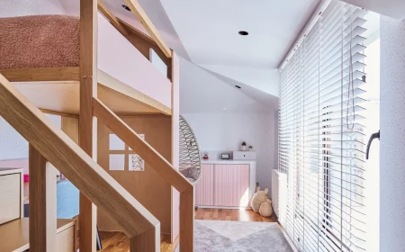 kinderzimmer mit dachschräge und hochbett