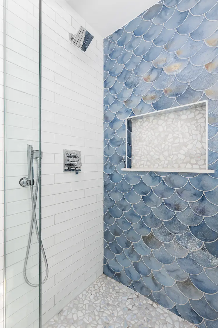 Mosaikfliesen Fischschuppen in Farbe Aquamarine