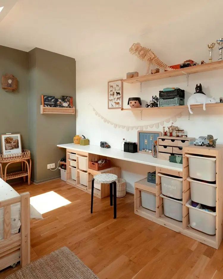 Passen Sie die Größe und Form des Schreibtischs den Raumgegebenheiten an