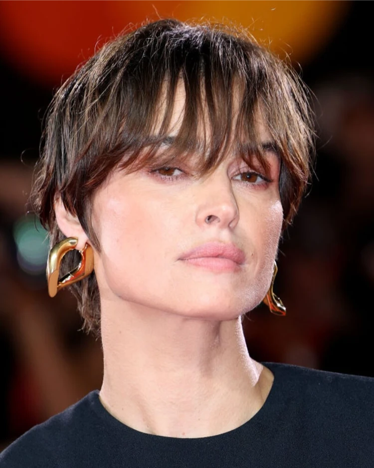 schauspielerin kasia smutniak mit bowl pixie cut