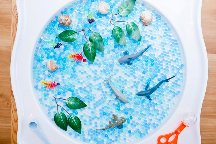 selbstgemachte unterwasserwelt aus wasserperlen