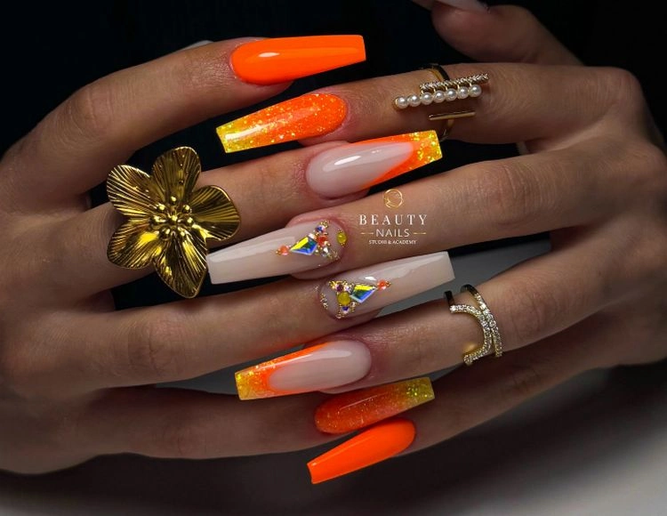 sommerliche neon nails