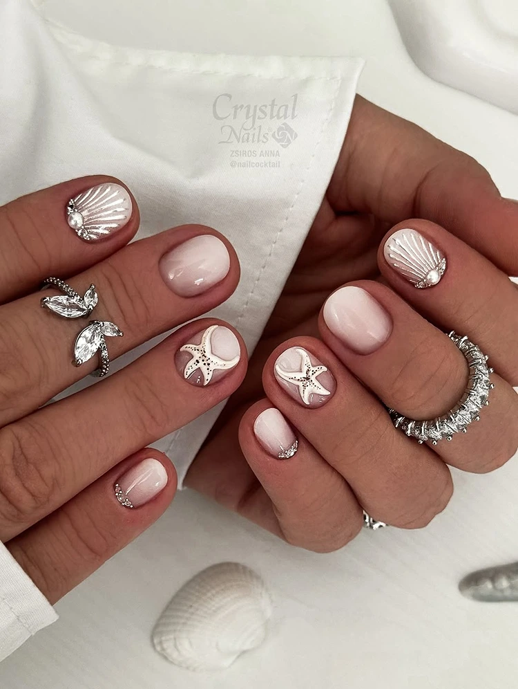 starfish nails mit nude basis sommer 2025