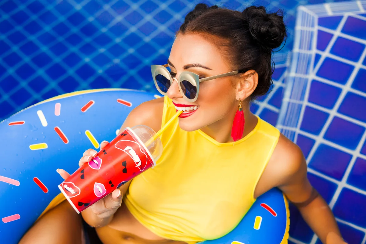 styling bei der hitzewelle coole strandfrisuren für kurze haare sorgen für eleganz am meer!