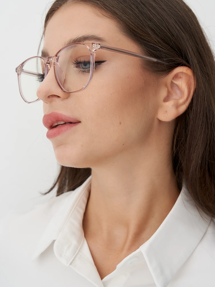 transparente brille in pastellrosa – zarter look mit cleaner eleganz