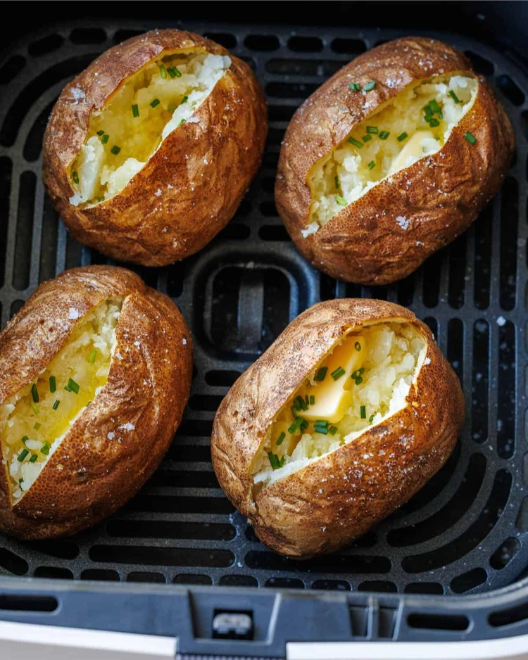 vier ofenkartoffeln im airfryer gebacken