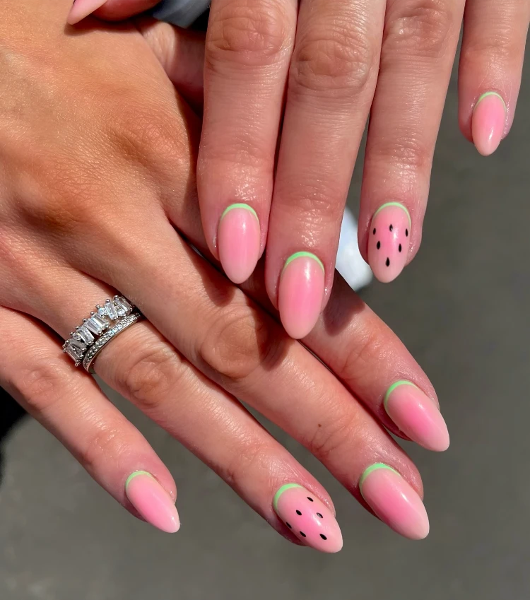 watermelon french nails minimalistisch