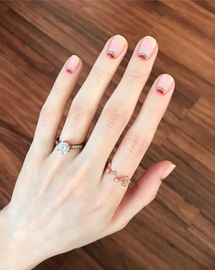 watermelon french nails umgekehrtes design (reverse french)
