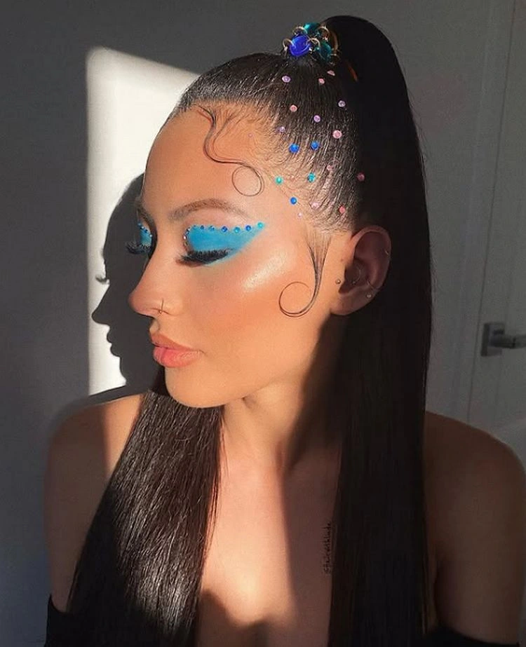 wet look haare mit pferdeschwanz