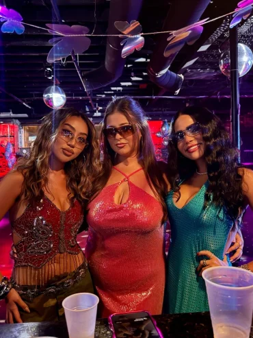 2000s party outfit damen