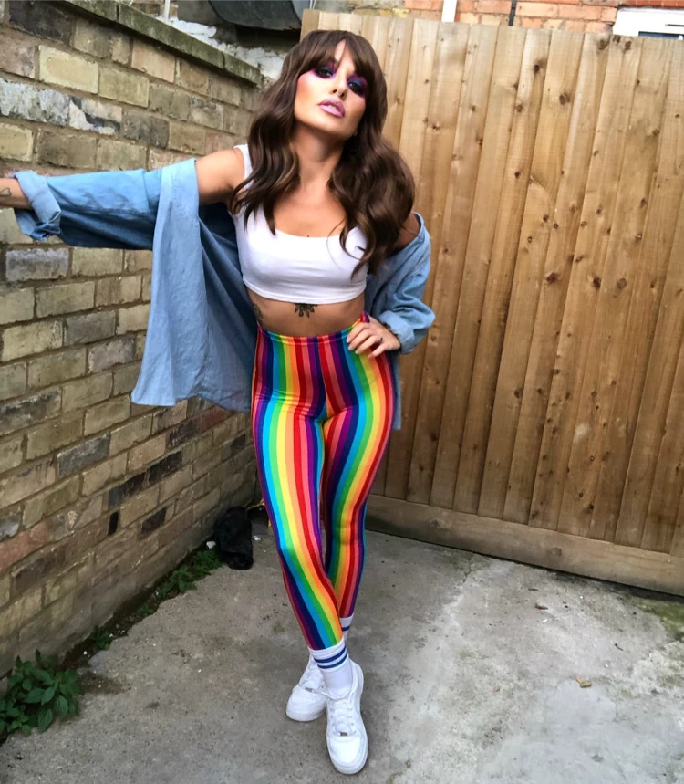 80er jahre sommeroutfits für partys cyndi lauper oversize blazer & neon leggings