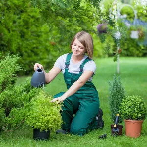 Arbeitskleidung für den Garten für Komfort, Schutz und Stil