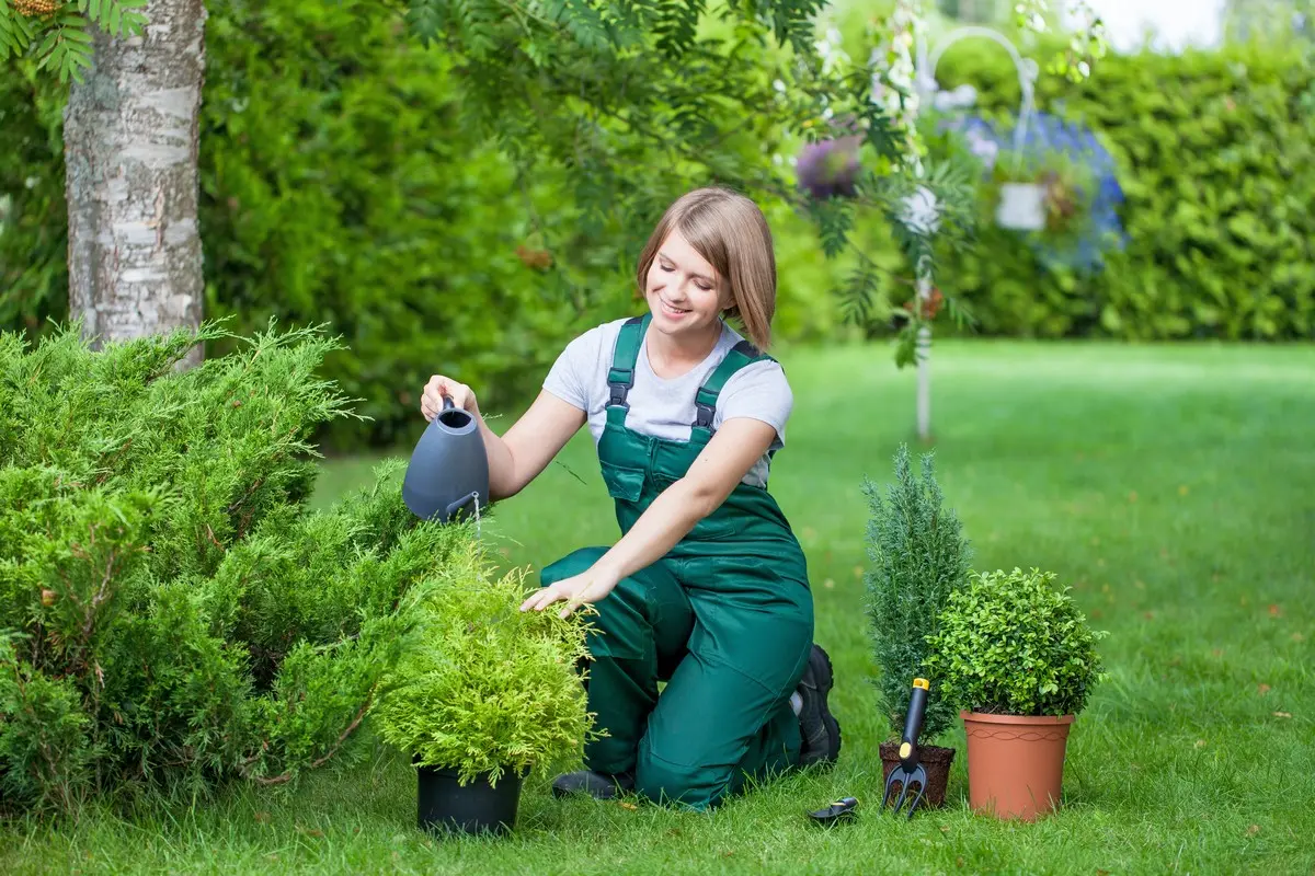 Arbeitskleidung für den Garten für Komfort, Schutz und Stil