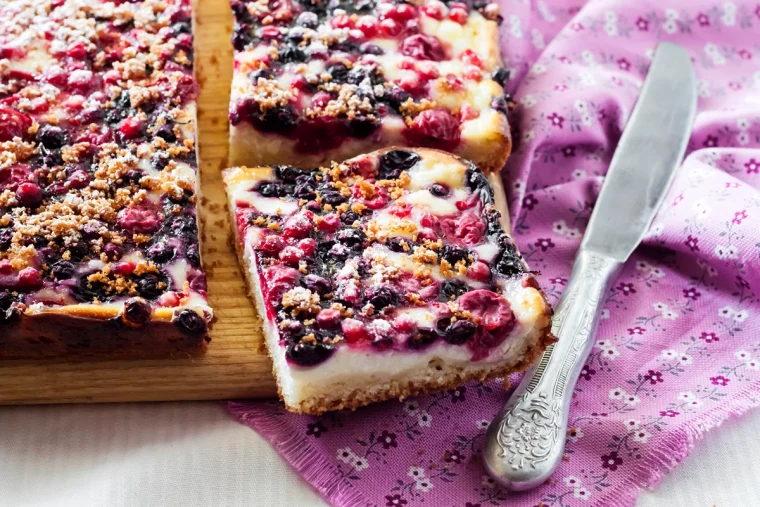beerenkuchen mit hüttenkäse knusprig und cremig