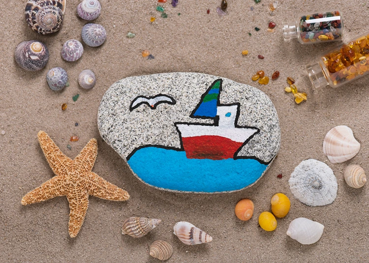 boot auf flachem stein aufgemalt