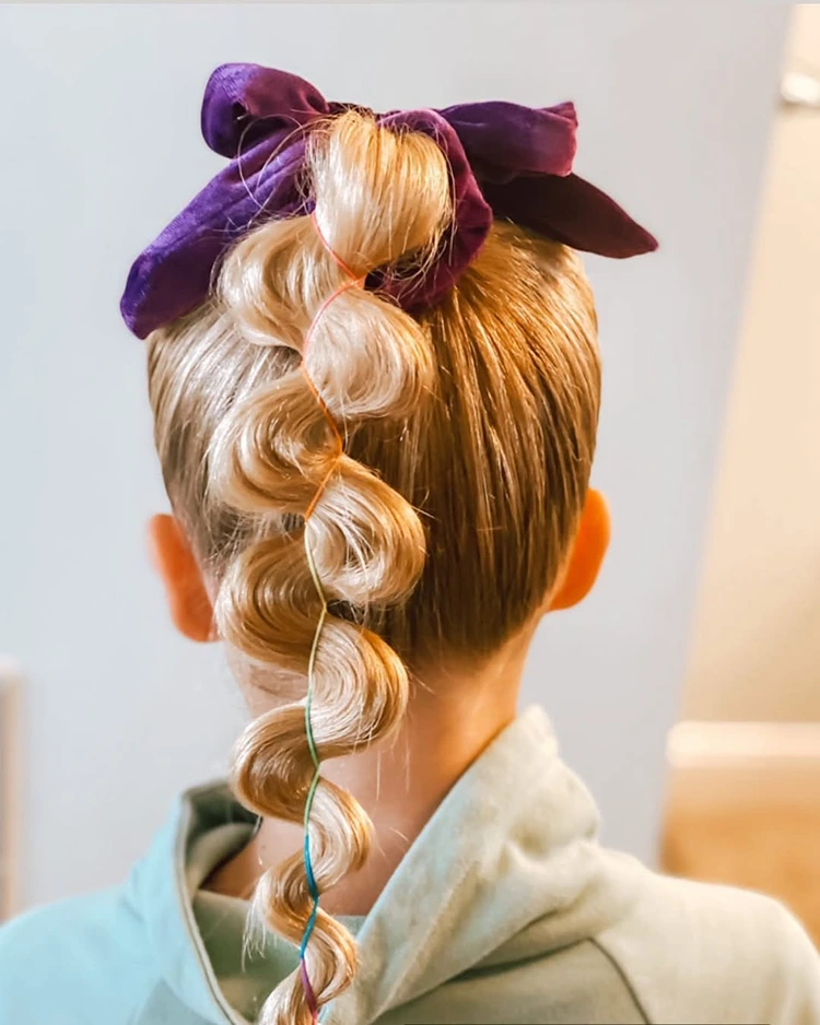 bubble pferdeschwanz mit schleife für den schulanfang