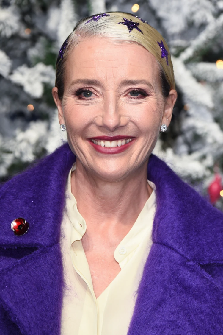 emma thompson mit glitzersternen im haar