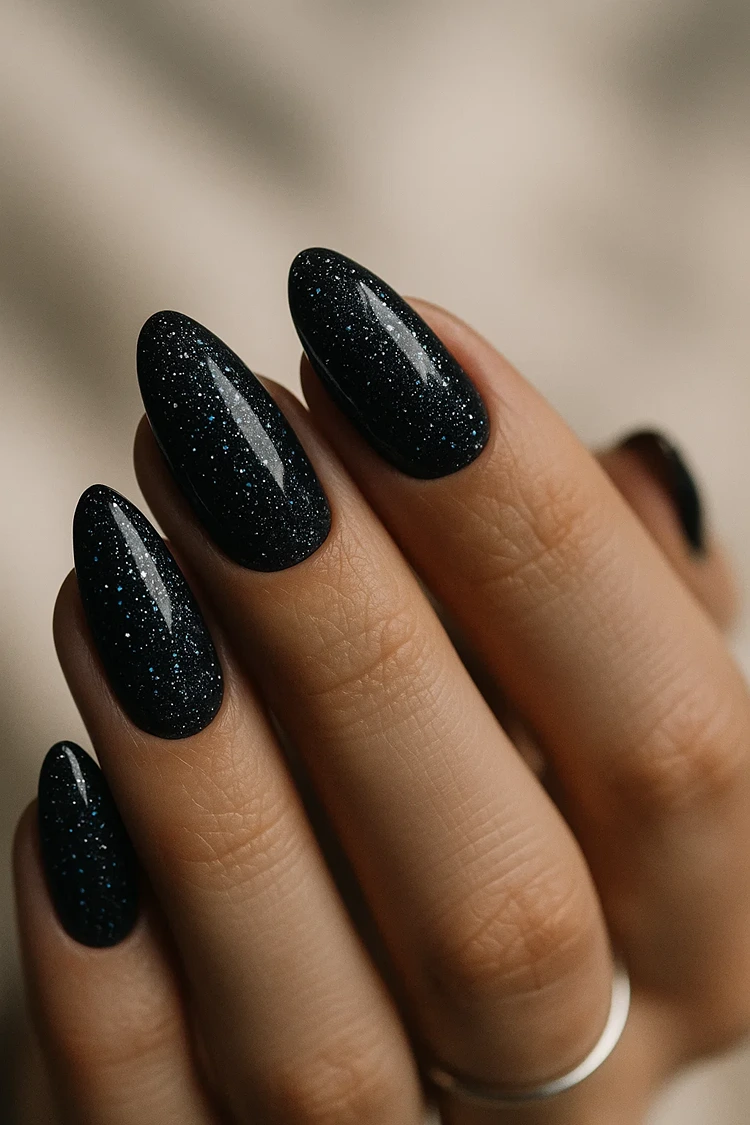 glitzer nageldesign herbst trend sternenhimmel