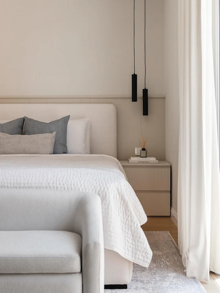 graue Nuancen und neutrale Farben im Schlafzimmer