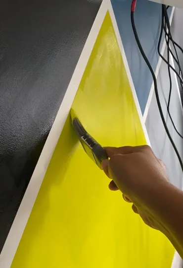 Harmonische oder kräftige Wandfarben verwenden