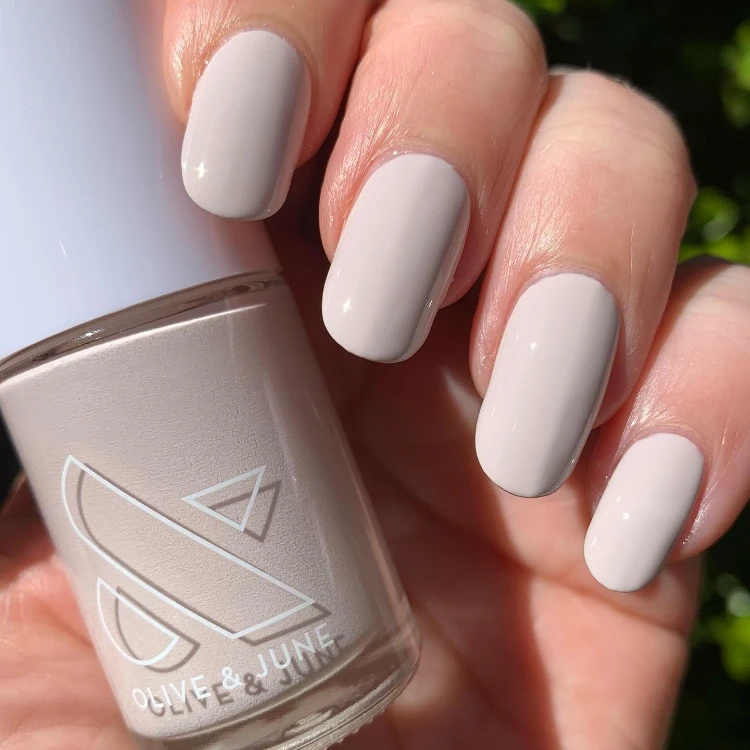 helle greige farbe für nägel – herbsttrend