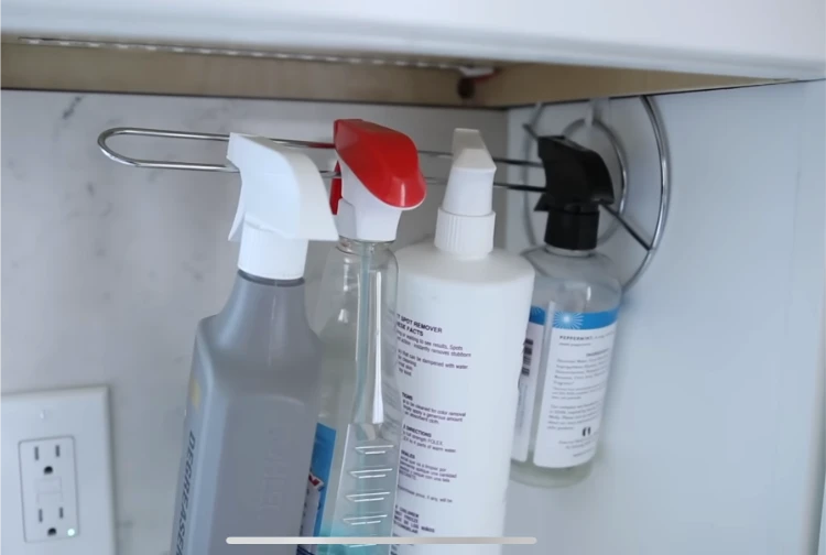 küchenrollenhalter für hängende reiniger