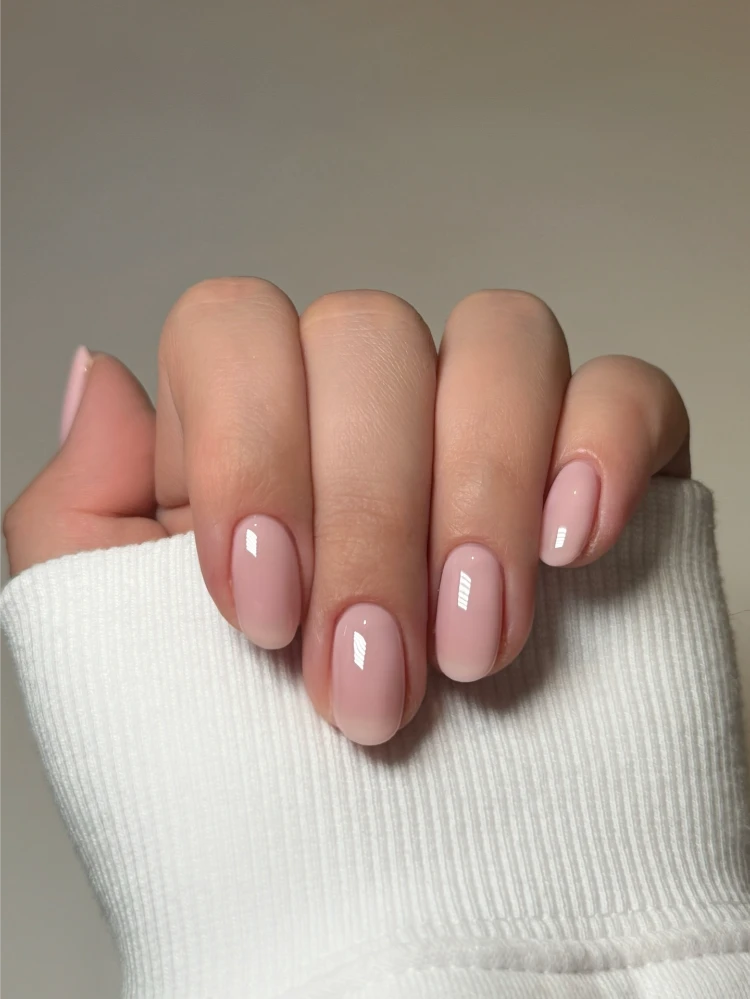 kurze, runde, natürliche, glossy gelnägel