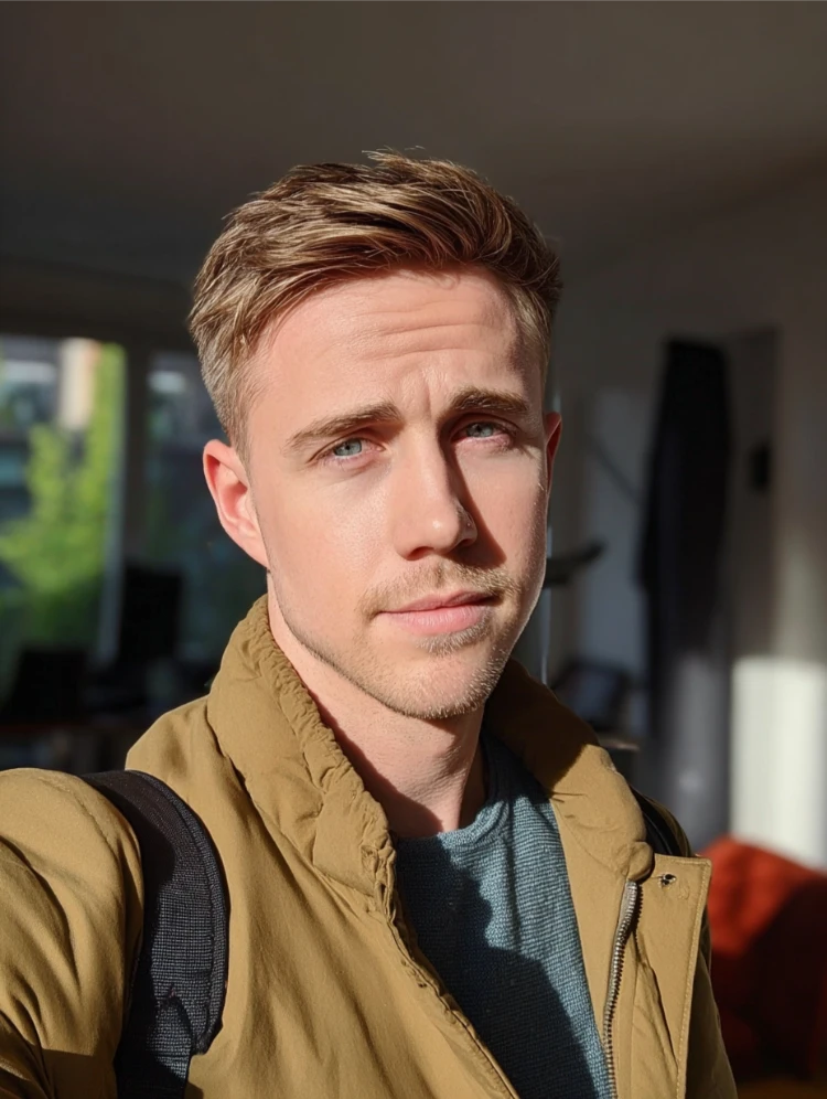 mann mit kurzer ivy league frisur, inspiriert von ryan gosling in „crazy stupid love“