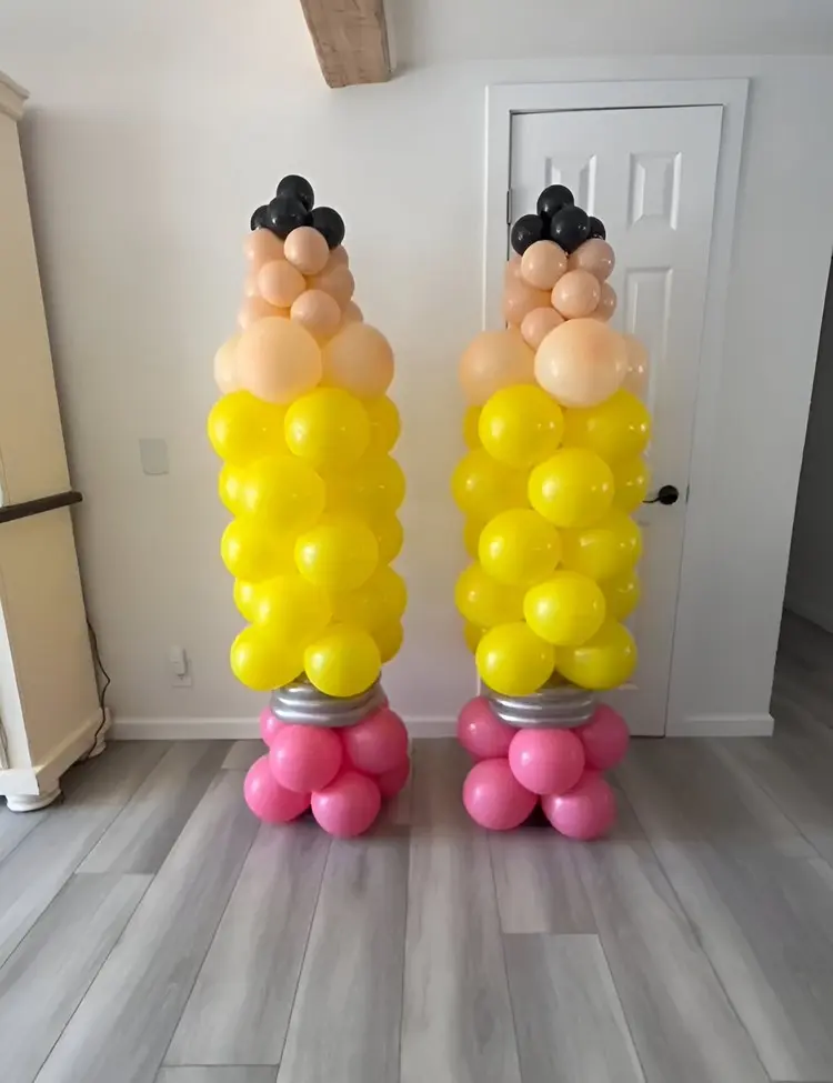 Mit Ballons eine DIY-Dekoration zum Schulanfang der Erstklässler kreieren