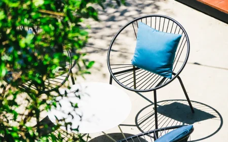 Moderne Gartensessel als Akzent im Wohnbereich