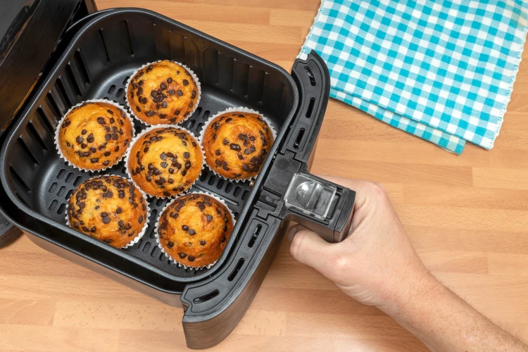 muffins in papierförmchen im airfryer backen