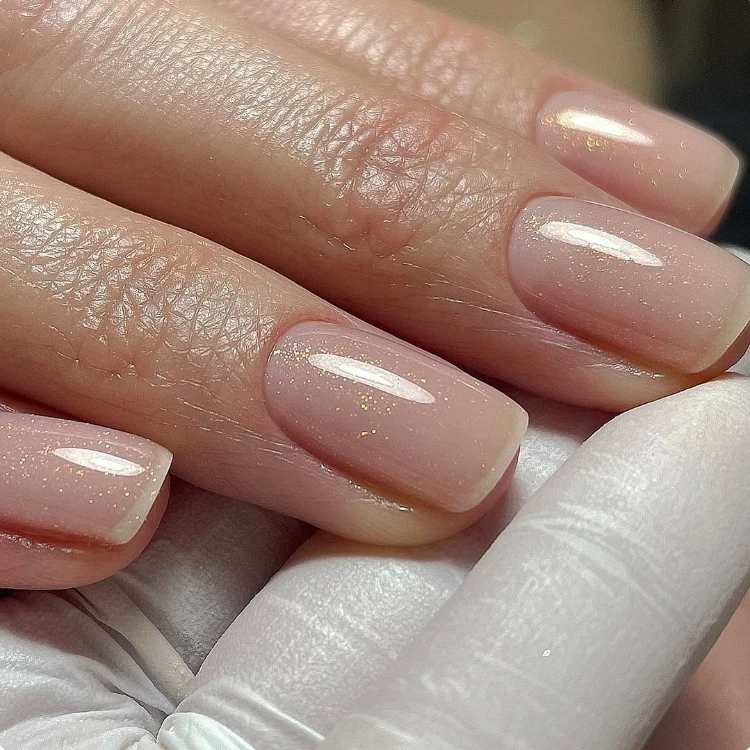 natürliche gelnägel mit glitzer klarer glanz mit feinem glitzer