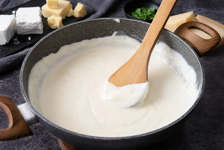 quattro formaggi sauce zubereiten