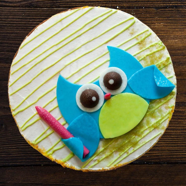 Schnelle Torte zur Einschulung für Jungen mit Frischkäse und Fondant