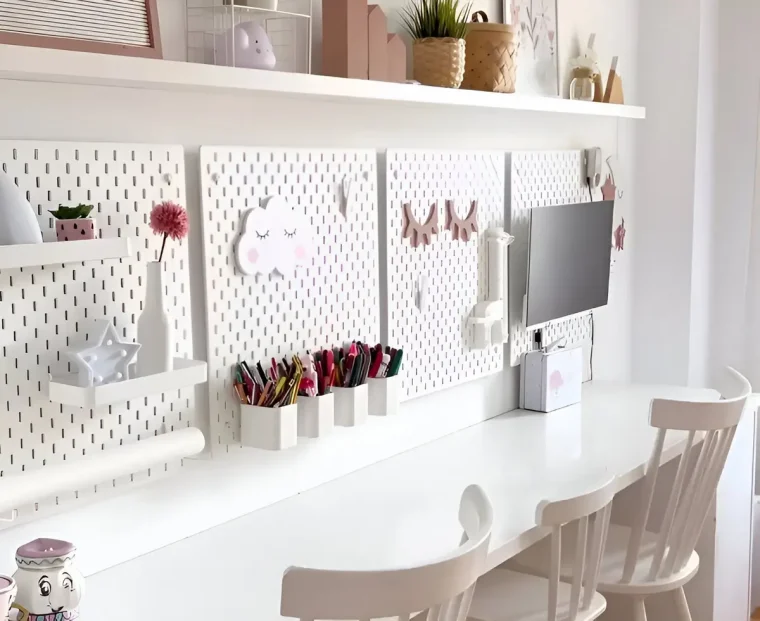 Skadis für den Schreibtisch - Wie Sie die Lochplatte von Ikea gestalten können