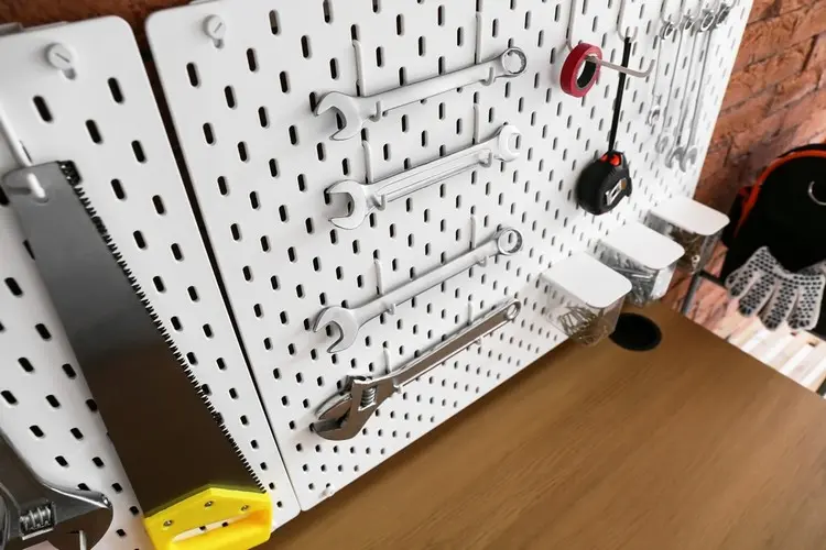 Skadis für Garage, Werkstatt und Schuppen - So praktisch lassen sich Schraubschlüssel aufhängen