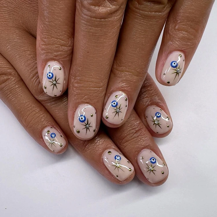 sommer nageldesign das böse auge mit seestern kombination