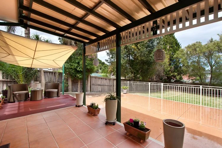 sonnenschirme und andere kreative möglichkeiten, im schatten zu bleiben