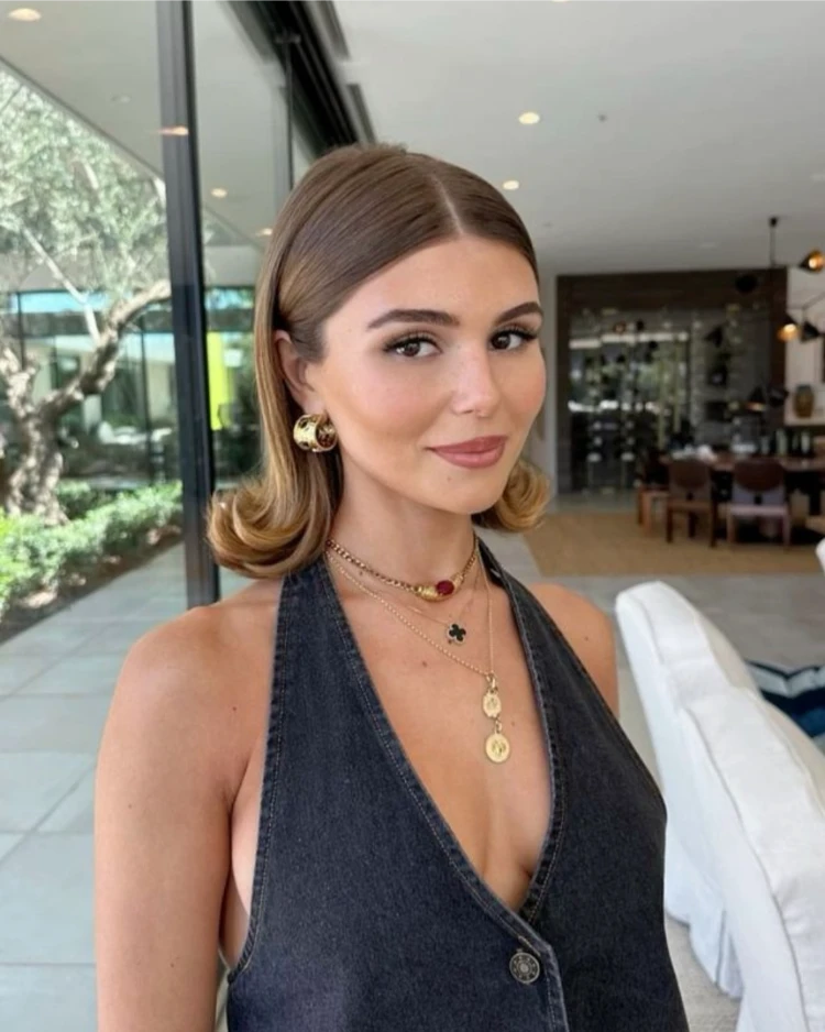 stylischer flippy bob à la pamela anderson