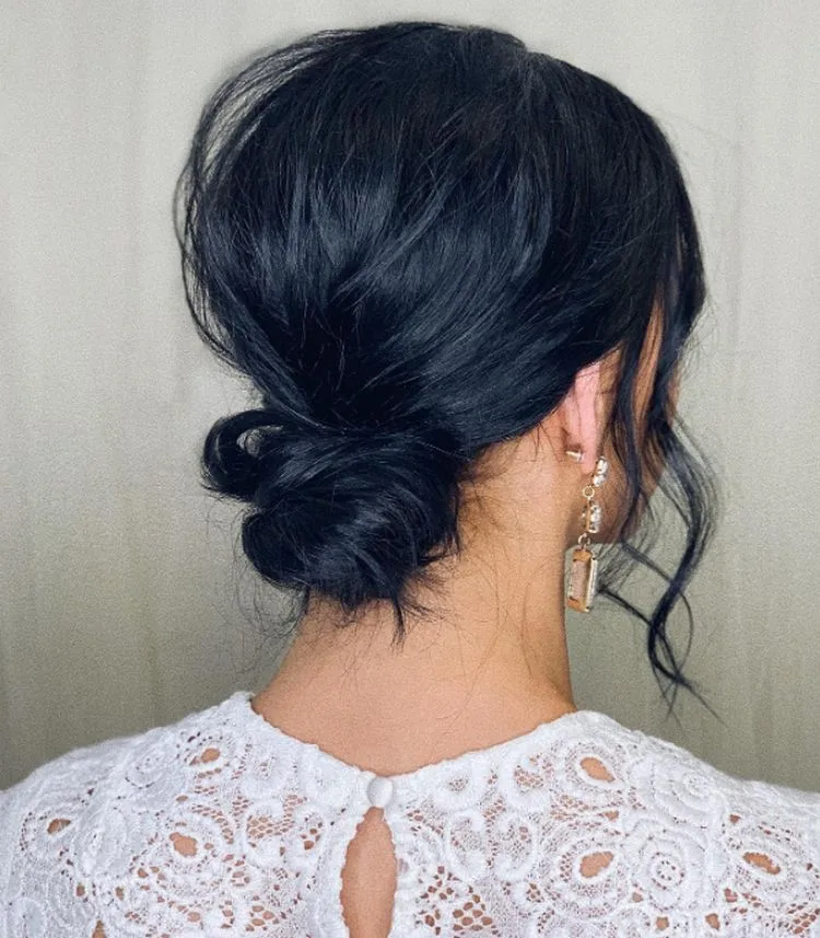 tiefer dutt ein einfacher und eleganter look