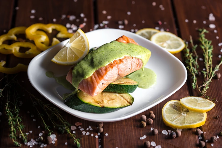 zucchini pesto als sauce zu gegrilltem
