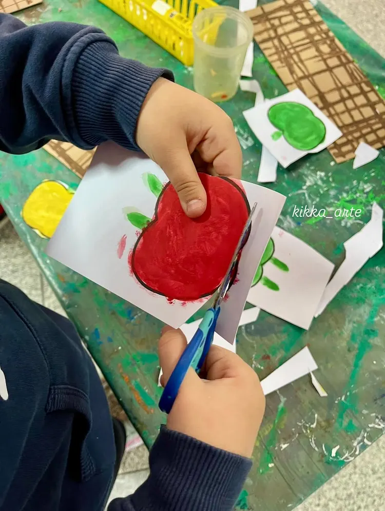 Apfel vorzeichnen und bemalen und dekorieren