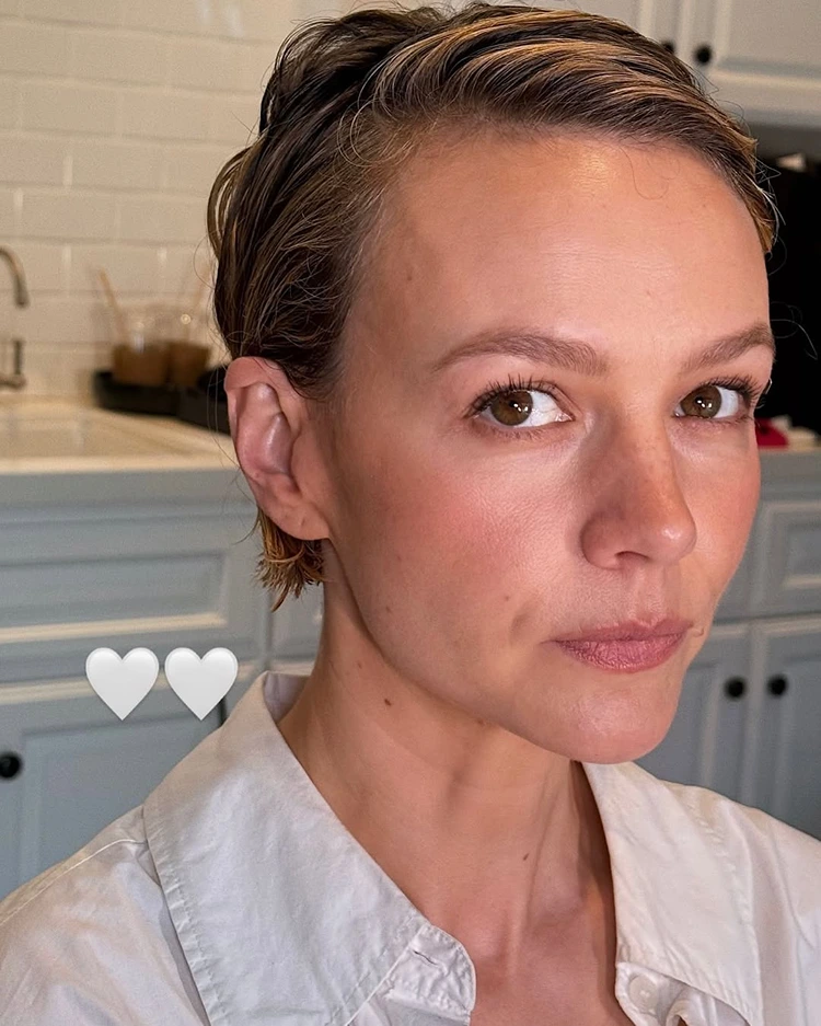 carey mulligan trixie cut im sleek look