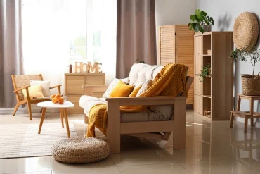 Eine bessere Akustik mit Deckensegeln oder freistehenden Paneelen