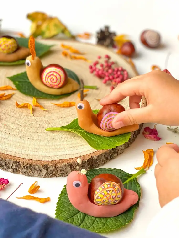 einfache Bastelidee für den Herbst Schnecke aus Kastanien basteln