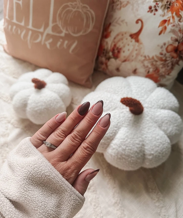 french nails mit braunen spitzen für den herbst