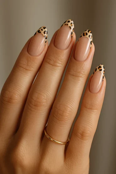 french nails tips mit leopard print